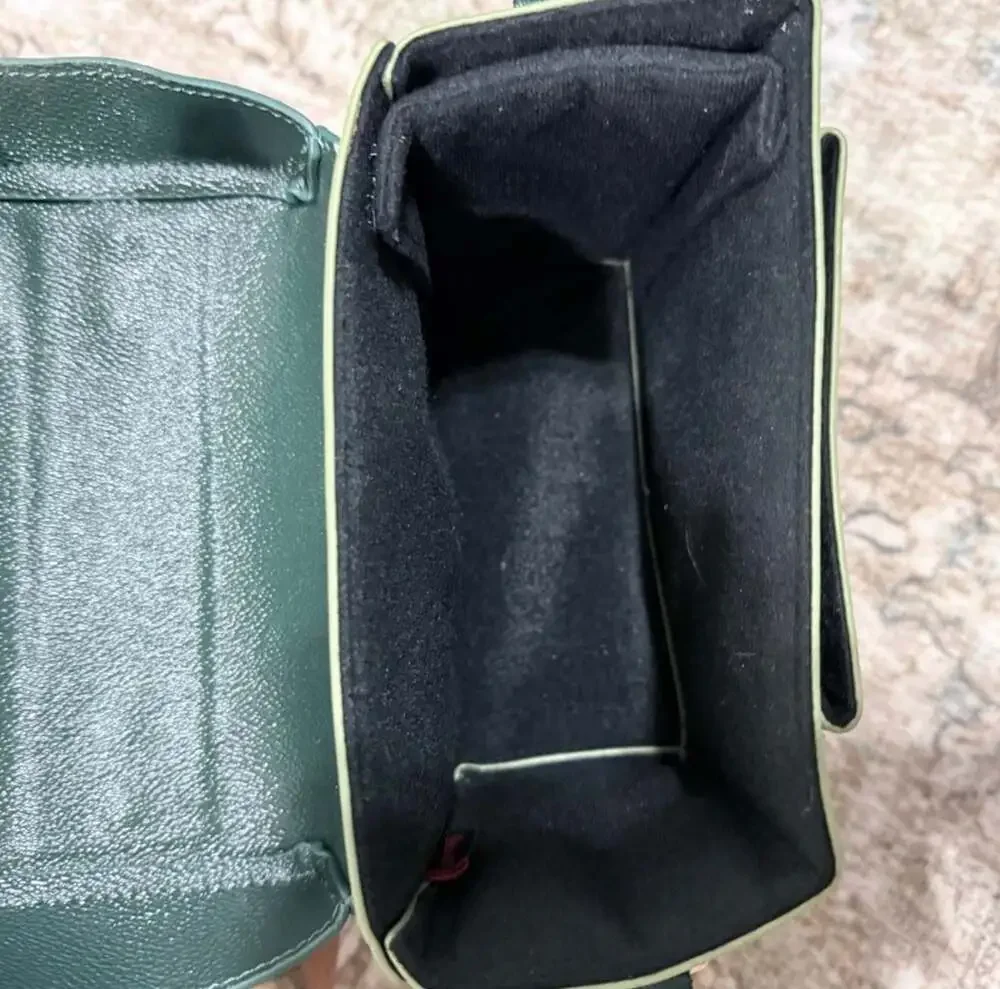 E-IMAGE Two-Tone Green and Beige Camera Shoulder Bag